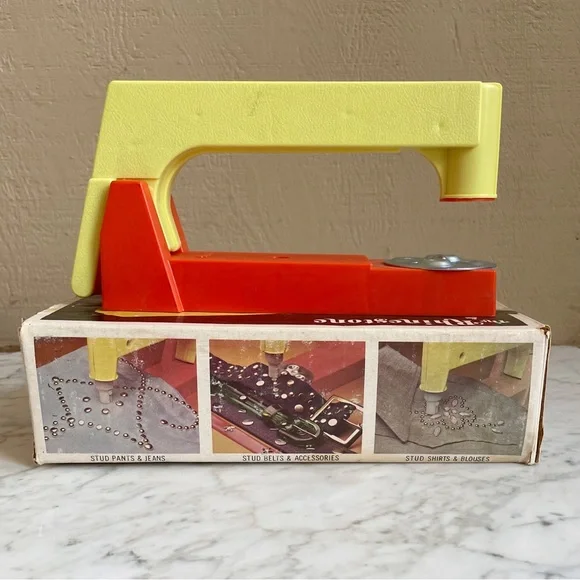 Vintage 70s Ronco Rhinestone and Stud Setter Kit - Picture 6 of 9